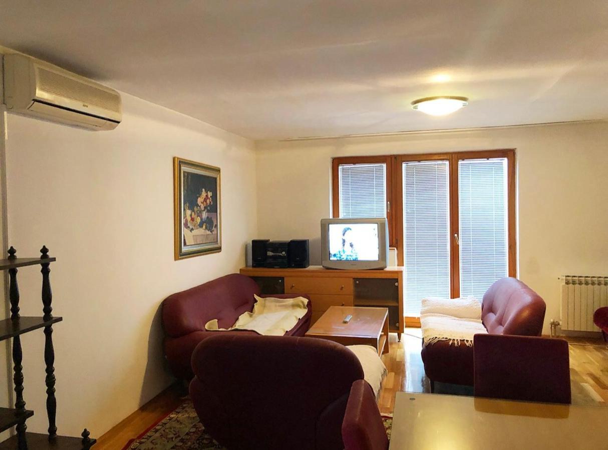 Sarajevo-Adi Apartments II ภายนอก รูปภาพ